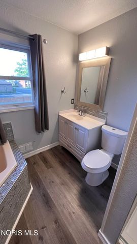 6110 Suffolk Lane, Maumee, OH 43537
