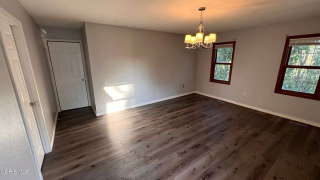 6110 Suffolk Lane, Maumee, OH 43537