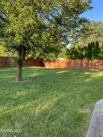 6110 Suffolk Lane, Maumee, OH 43537