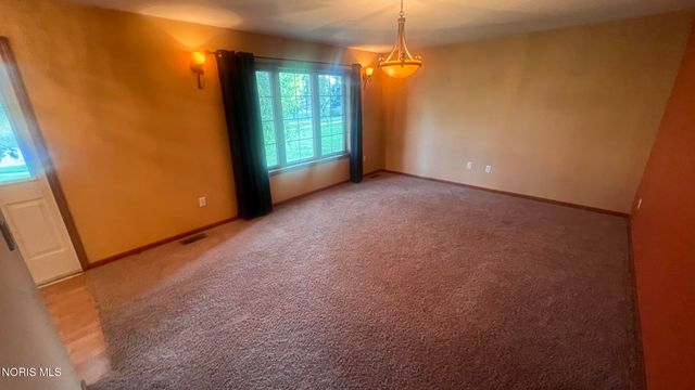 6110 Suffolk Lane, Maumee, OH 43537