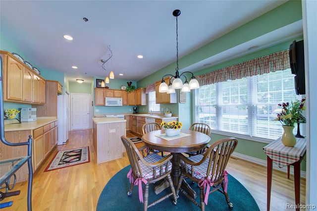 1525 Peninsula Court, Canton, MI 48187