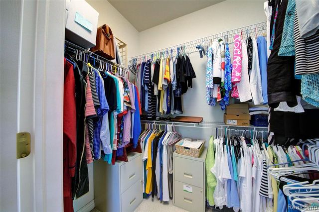 1525 Peninsula Court, Canton, MI 48187