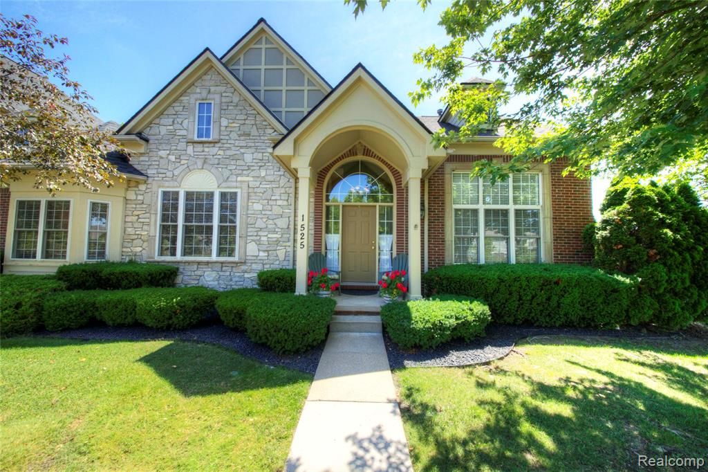 1525 Peninsula Court, Canton, MI 48187