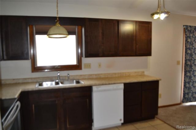 1119 River Valley Dr Drive, Flint, MI 48532