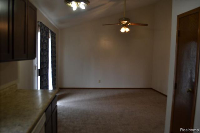 1119 River Valley Dr Drive, Flint, MI 48532