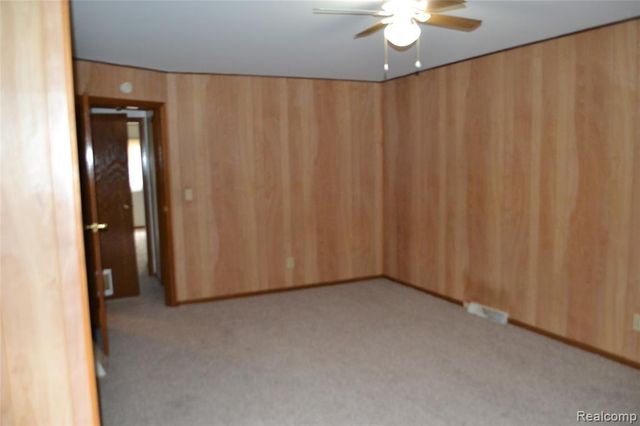 1119 River Valley Dr Drive, Flint, MI 48532