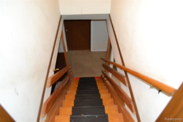 1119 River Valley Dr Drive, Flint, MI 48532