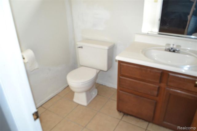 1119 River Valley Dr Drive, Flint, MI 48532