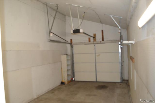 1119 River Valley Dr Drive, Flint, MI 48532