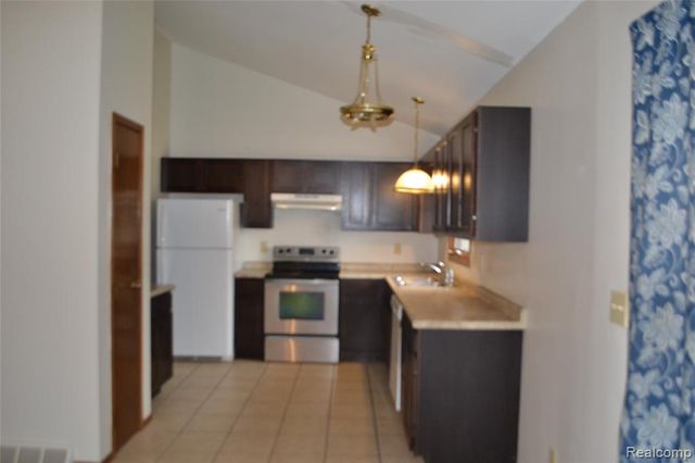 1119 River Valley Dr Drive, Flint, MI 48532