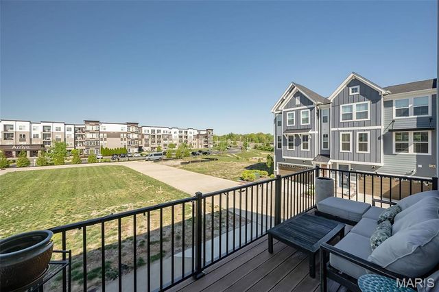 1329 W Gateway Heights, Richmond Heights, MO 63144