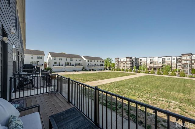 1329 W Gateway Heights, Richmond Heights, MO 63144