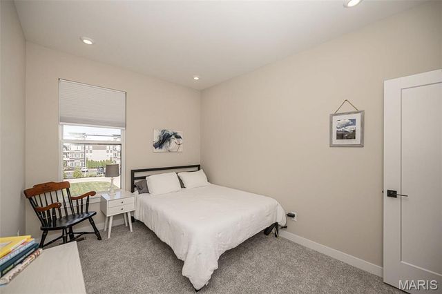 1329 W Gateway Heights, Richmond Heights, MO 63144