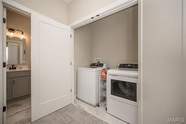 1329 W Gateway Heights, Richmond Heights, MO 63144