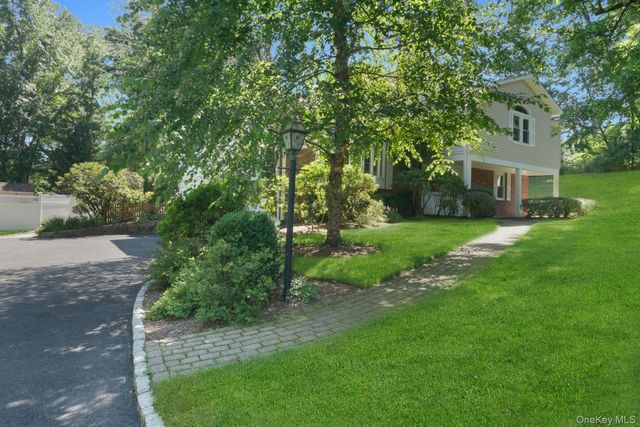 26 Alder Drive, Briarcliff Manor, NY 10510