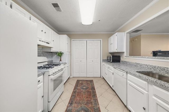 2605 Vineyard SE Way, Smyrna, GA 30082