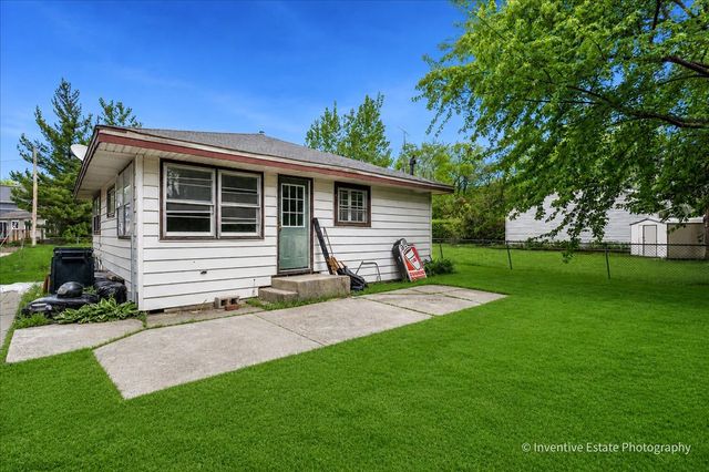 26481 W Springwell Avenue, Antioch, IL 60002