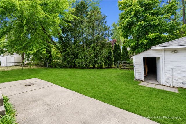 26481 W Springwell Avenue, Antioch, IL 60002