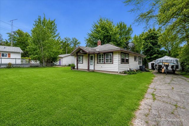 26481 W Springwell Avenue, Antioch, IL 60002