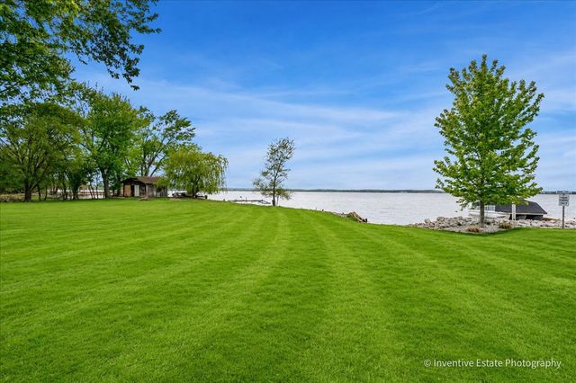 26481 W Springwell Avenue, Antioch, IL 60002