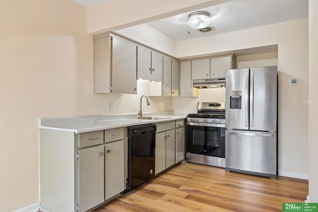166 Arbor Court, Omaha, NE 68108