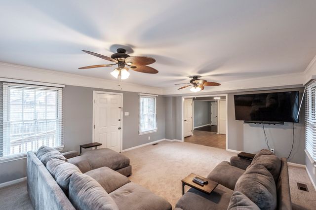 124 Anchor Dr, Hendersonville, TN 37075