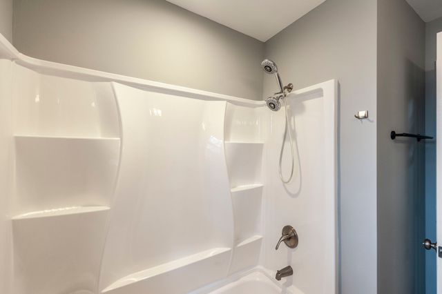 124 Anchor Dr, Hendersonville, TN 37075