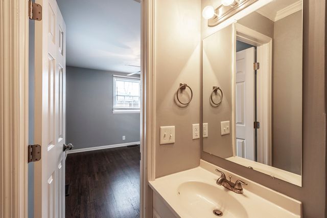 124 Anchor Dr, Hendersonville, TN 37075