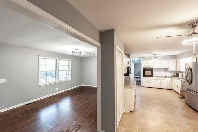 124 Anchor Dr, Hendersonville, TN 37075