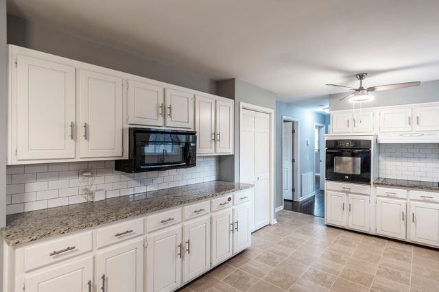 124 Anchor Dr, Hendersonville, TN 37075