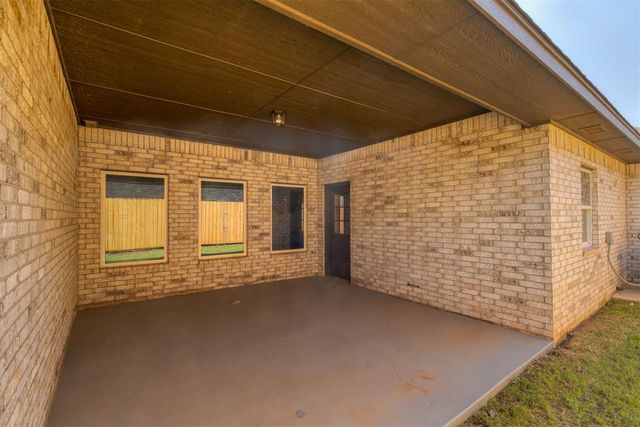 2313 E Kellan Court Terrace, Mustang, OK 73064