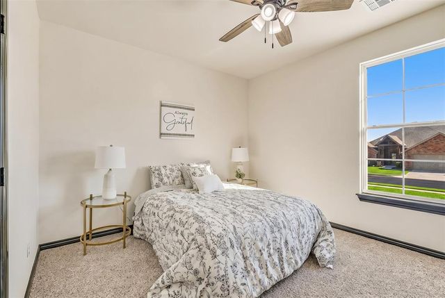 2313 E Kellan Court Terrace, Mustang, OK 73064