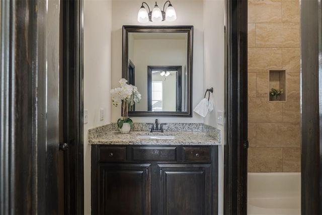 2313 E Kellan Court Terrace, Mustang, OK 73064