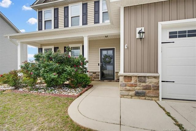 5726 Pondhaven Drive, Fayetteville, NC 28314