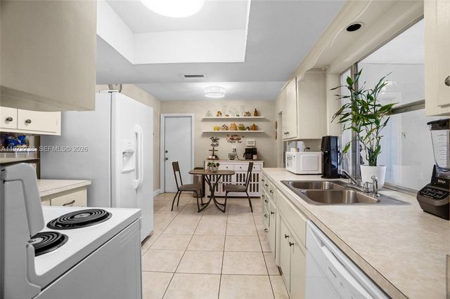 5409 NW 49th Ave, Tamarac, FL 33319