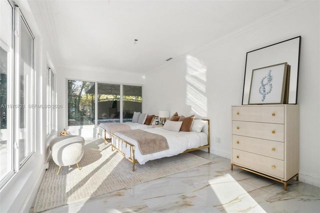 1001 NE 86th St, Miami, FL 33138