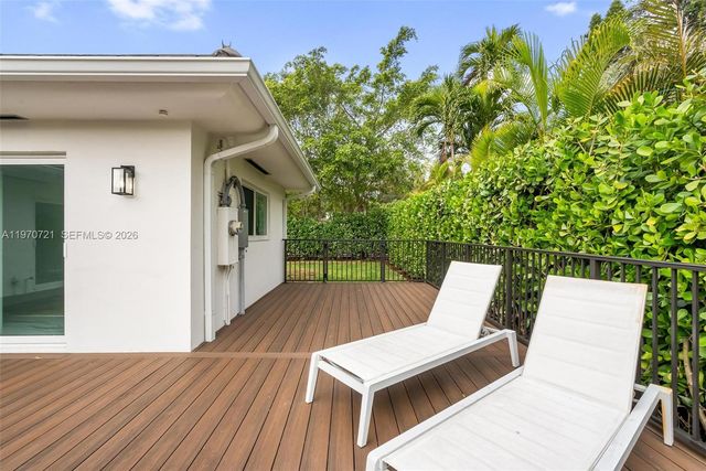 1001 NE 86th St, Miami, FL 33138