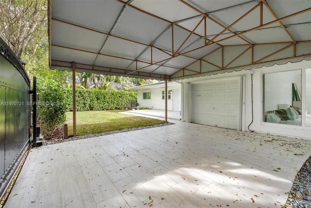 1001 NE 86th St, Miami, FL 33138