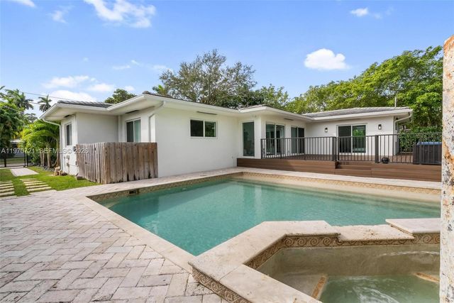 1001 NE 86th St, Miami, FL 33138