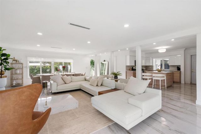 1001 NE 86th St, Miami, FL 33138