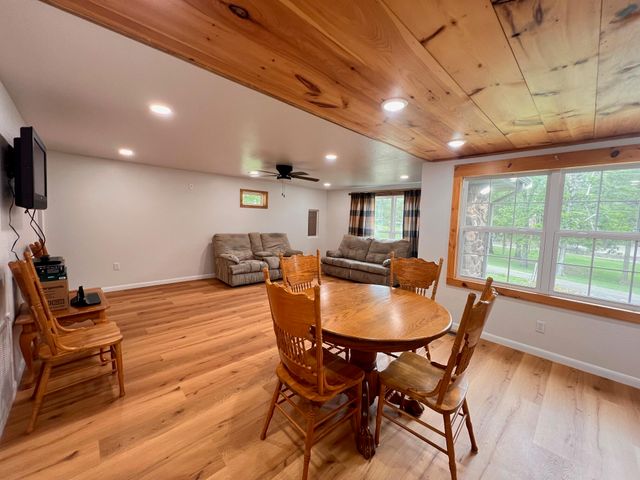 21865 Lake Road M-12, Cassville, MO 65625