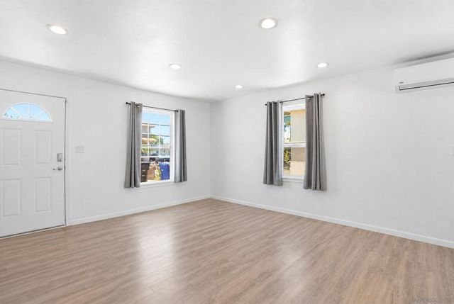 1071 1069 Madison Ave, Chula Vista, CA 91911