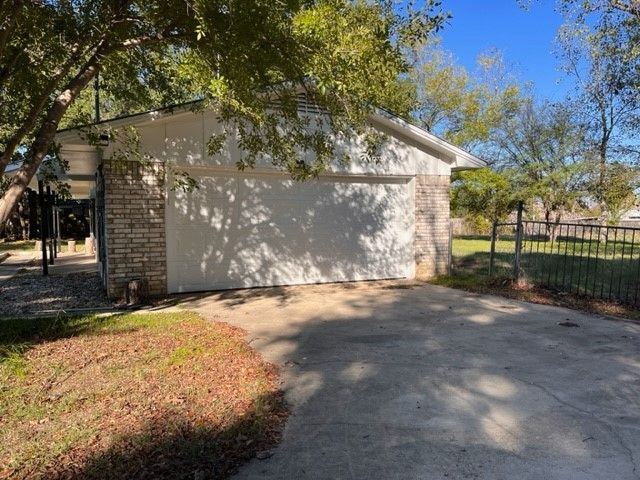 301 Dena Lane, Krugerville, TX 76227
