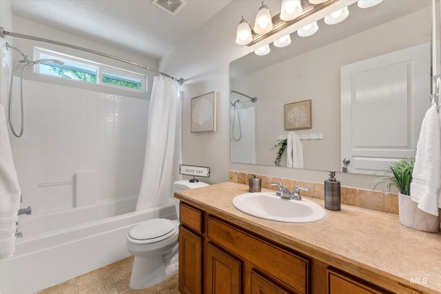 1251 E Palermo St, Meridian, ID 83642