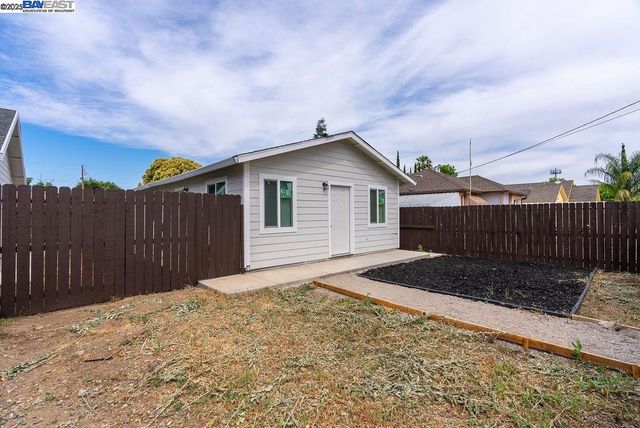 4733 E Washington St, Stockton, CA 95215