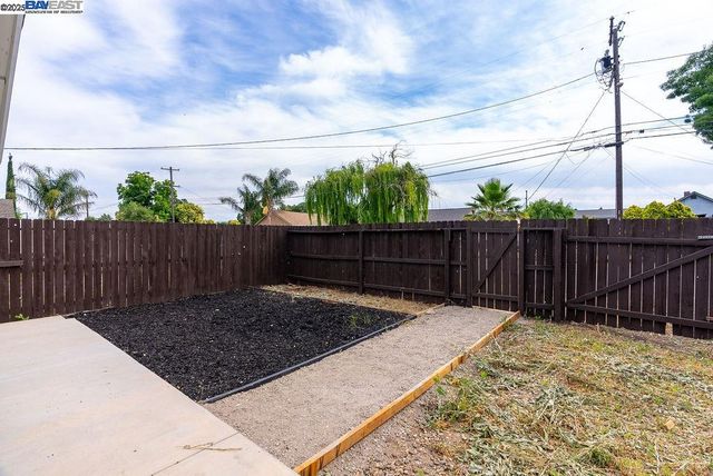 4733 E Washington St, Stockton, CA 95215