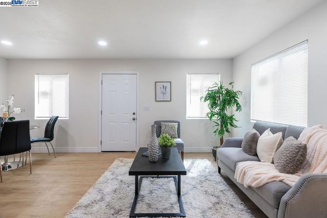 4733 E Washington St, Stockton, CA 95215