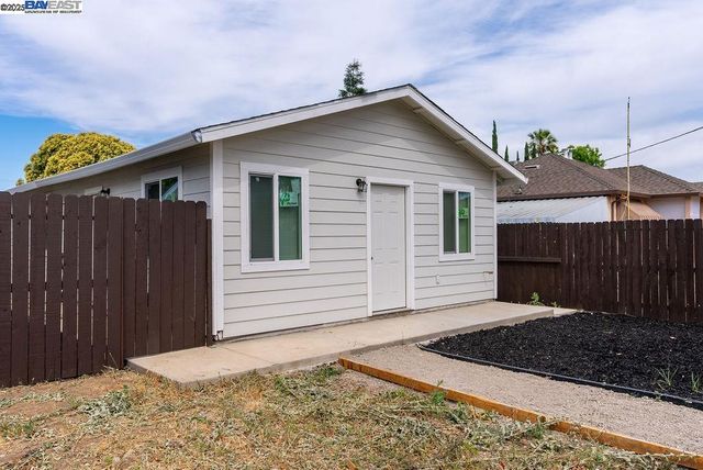 4733 E Washington St, Stockton, CA 95215