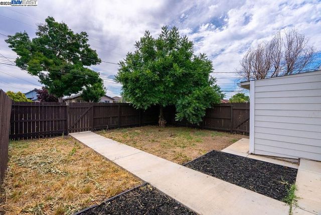 4733 E Washington St, Stockton, CA 95215