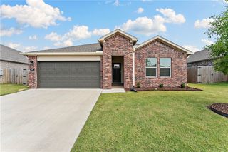 907 W Cottonwood Street, Rogers, AR 72758